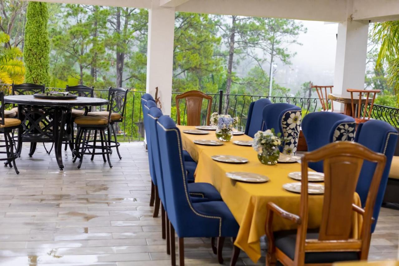 Hotel Cocoview, Bar & Restaurante Valle de Angeles Bagian luar foto