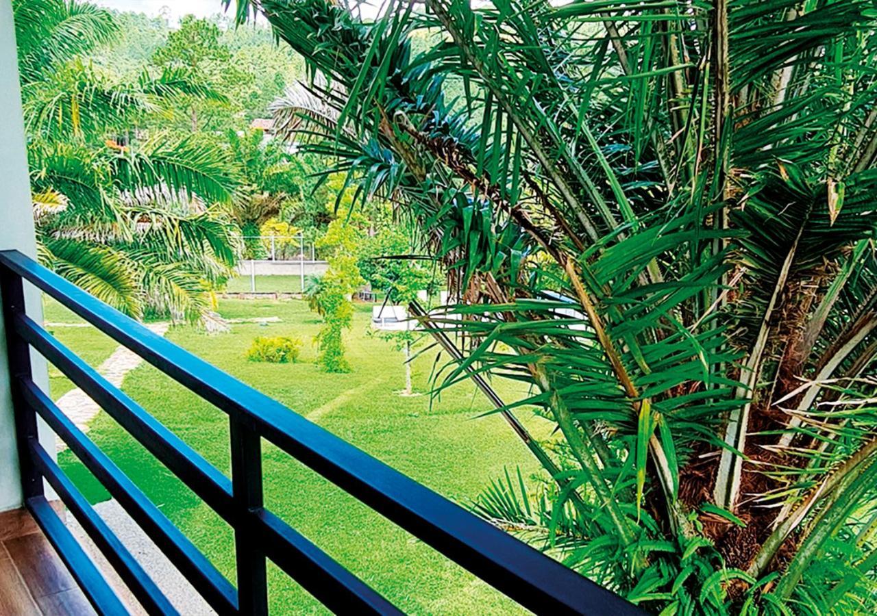 Hotel Cocoview, Bar & Restaurante Valle de Angeles Bagian luar foto