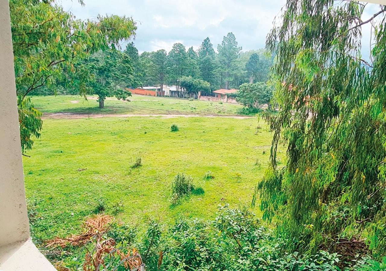 Hotel Cocoview, Bar & Restaurante Valle de Angeles Bagian luar foto